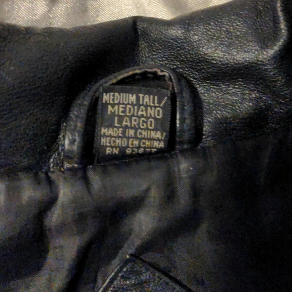 Leather jacket - Picture 2 of 3